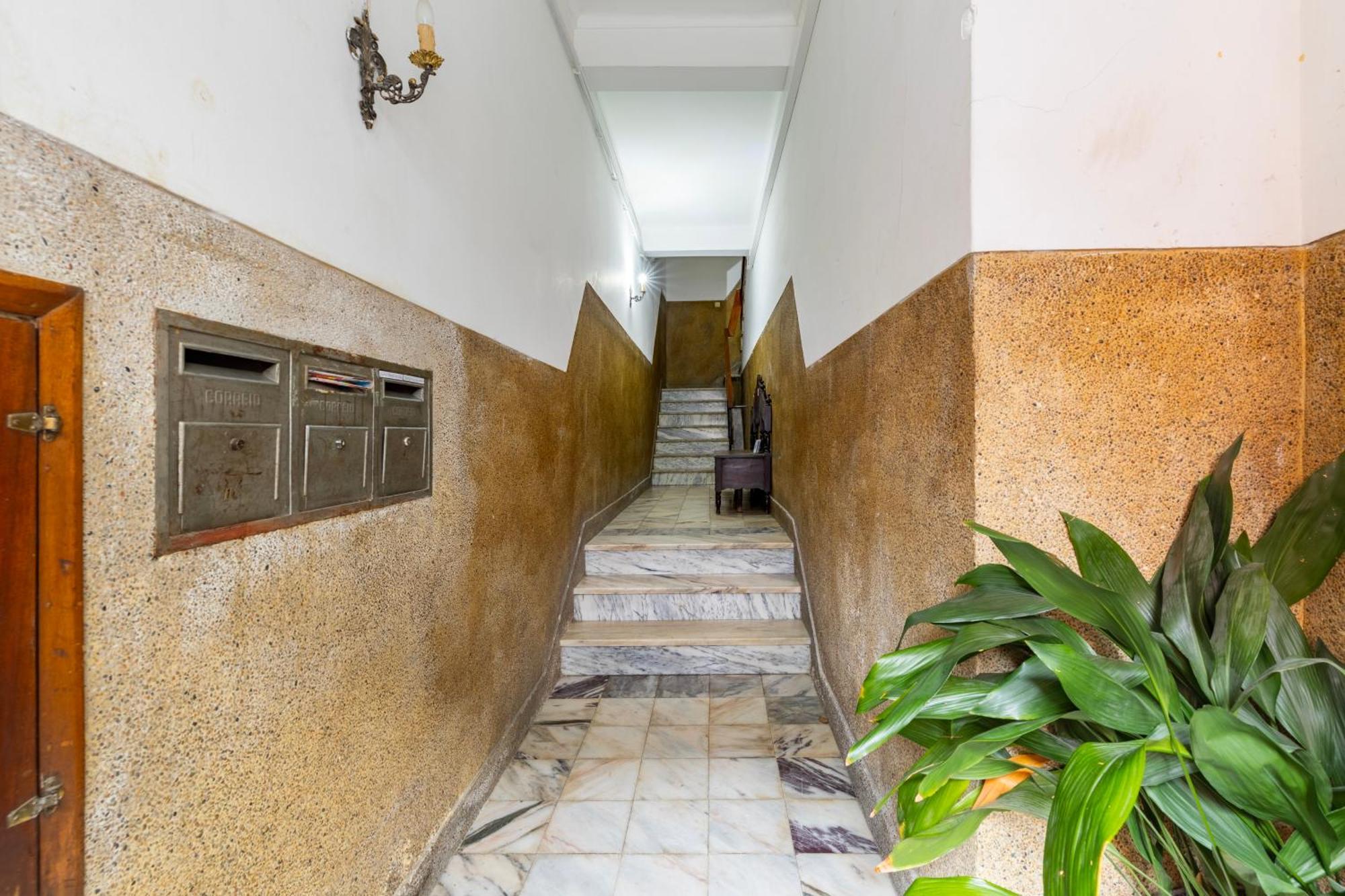 Cosy Remodeled Apartment In The City Center Fundão Exterior foto
